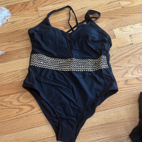 Cupshe Black and Gold One Piece Swimsuit - Picture 1 of 5